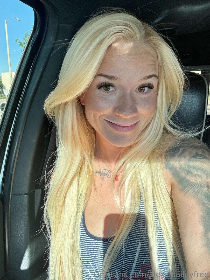 Come see me naked alexisjobailey 