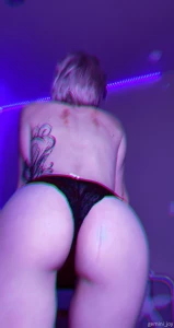 Euphoria got extras from this set going out to the ar club auto renew