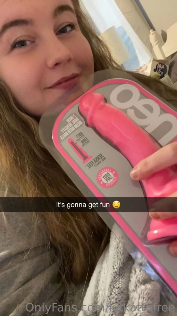 Here s a video of me riding my new toy it felt amazing my pussy was 