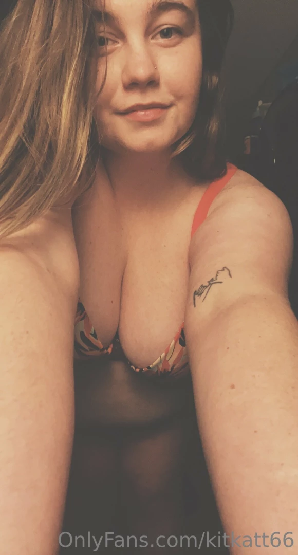 Hi babes welcum to my second page i hope you like what you see to join 