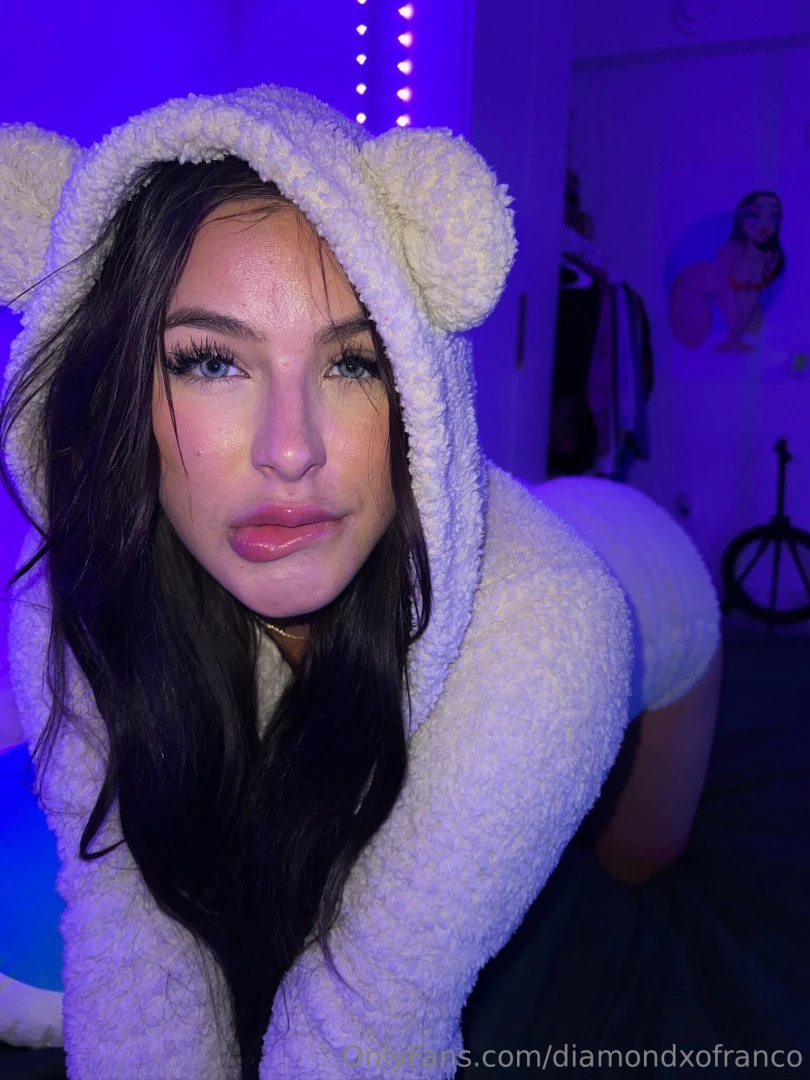 Do i look so cute if you wanna see me take this costume off just dm me 