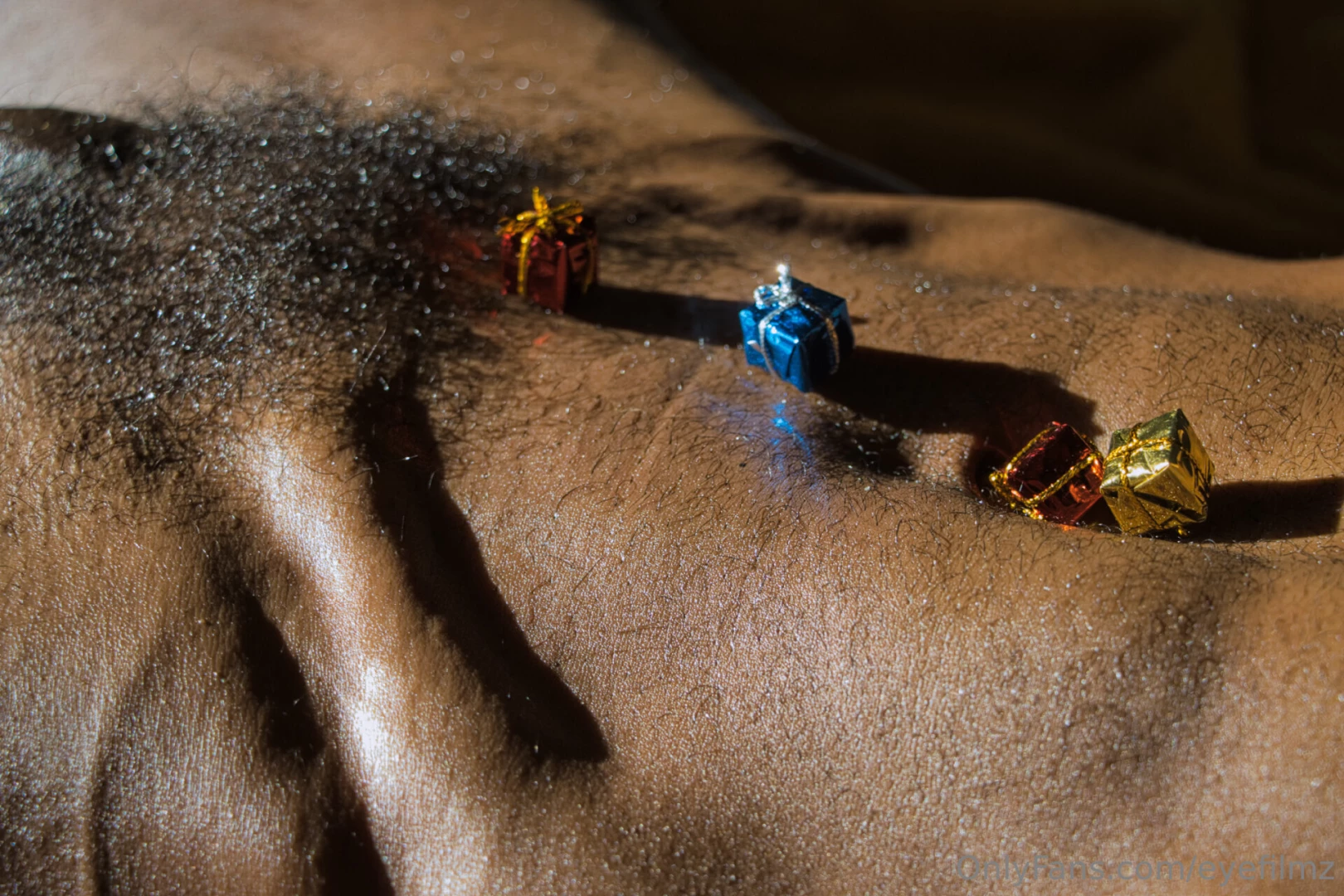 Merry treasure trails and jolly vascular thighs for christmas 