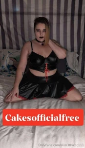 Come watch this naughty nerdy and needy texan wife play with her part 7