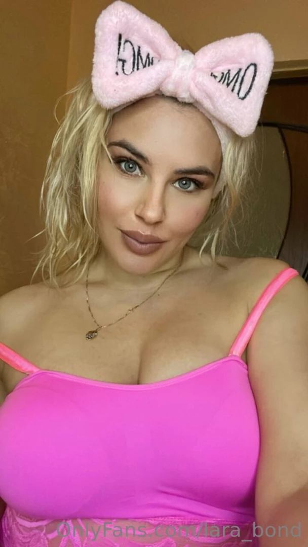 Christmass comming what is your favourite thing in celebrating it mine part 1 