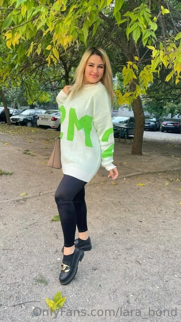 Three signs via you can see a girl is into you i might say first will part 1 