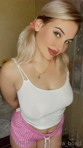 You have no chance to guess what i am reading - wish i could open the part 1