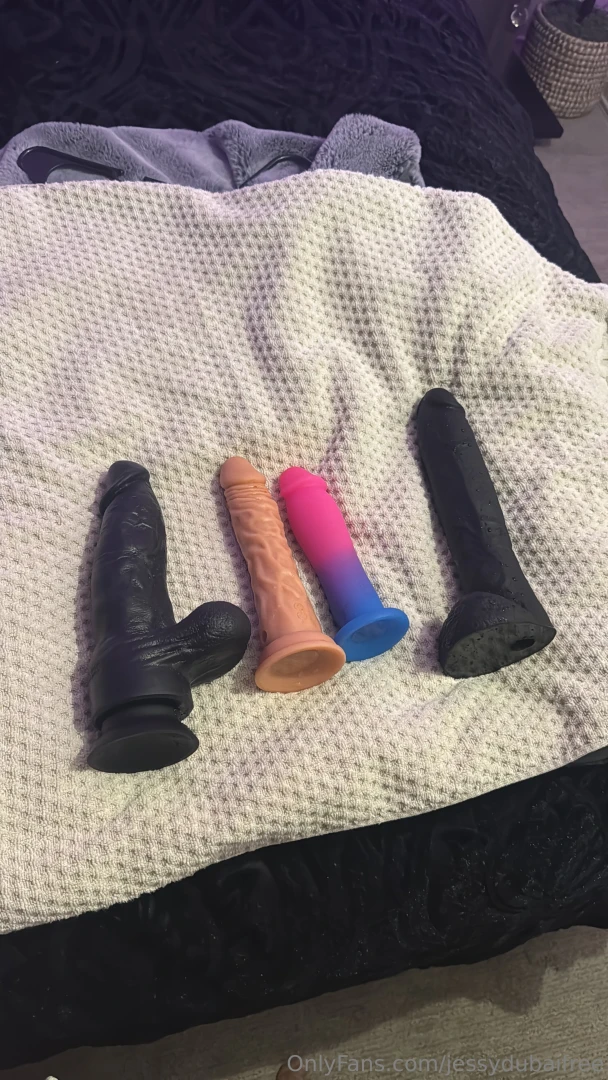 I will be live on here and my vip thejessydubai page today sunday 11 part 1 