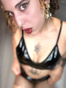 Your queen is here now