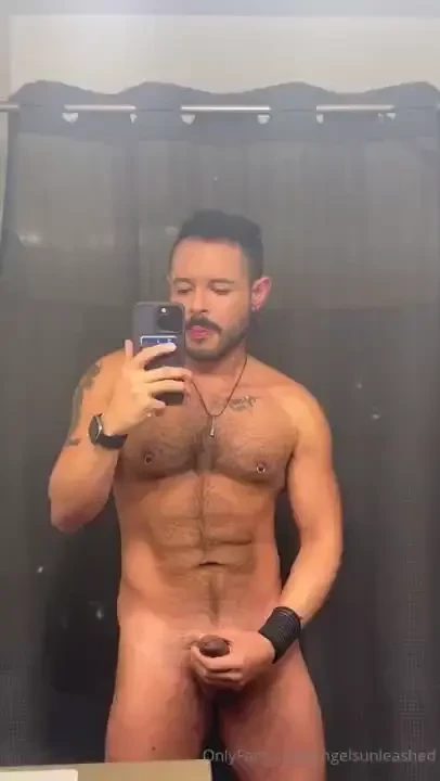 Getting ready for some fun i m so horny want to come play 