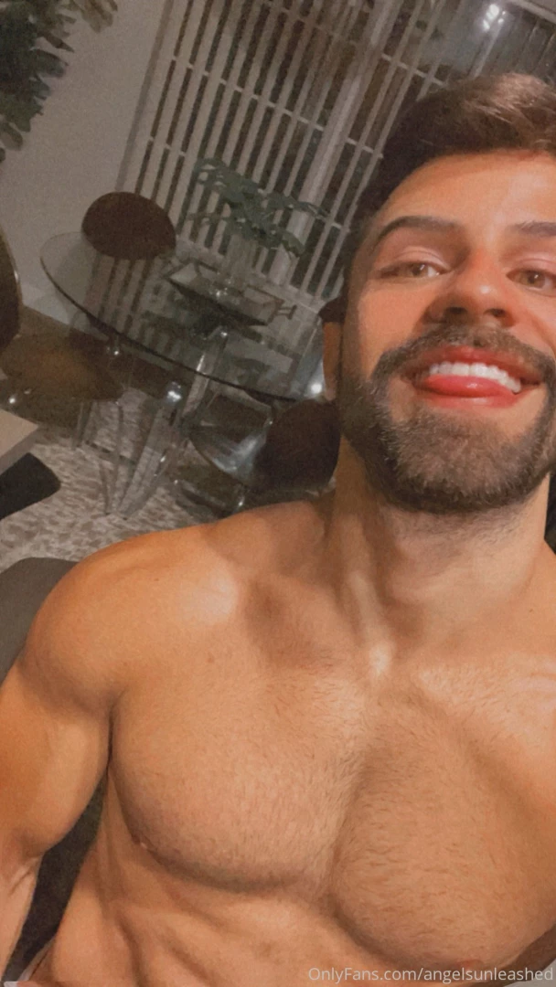 Last night i forgot to close the window while i walked naked around 