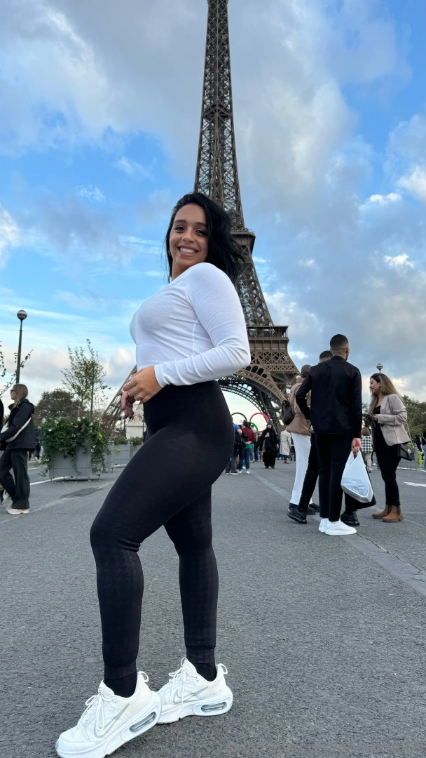 Daddy if we meet in the city of love but just for fucking my big butt 