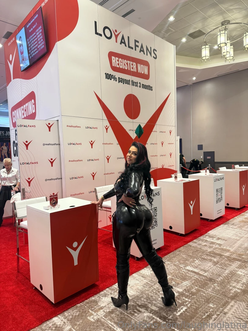 Show your loyalty to your goddess 