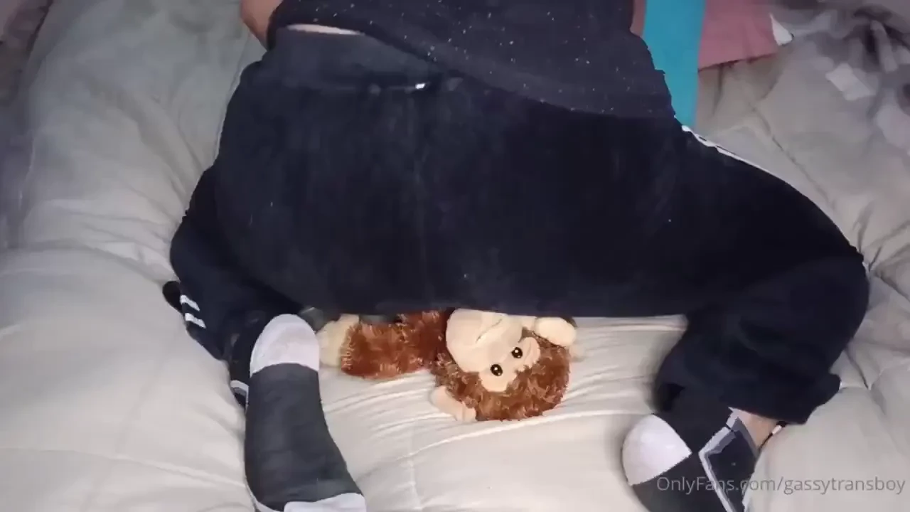 Love to fart on those pants but it would be better if there was your 