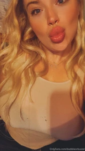 Good morning i wanna see who s real on here like this photo don t go