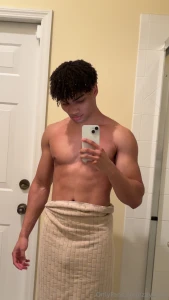 Goodnight beautiful people gonna be sending content all night lmk what