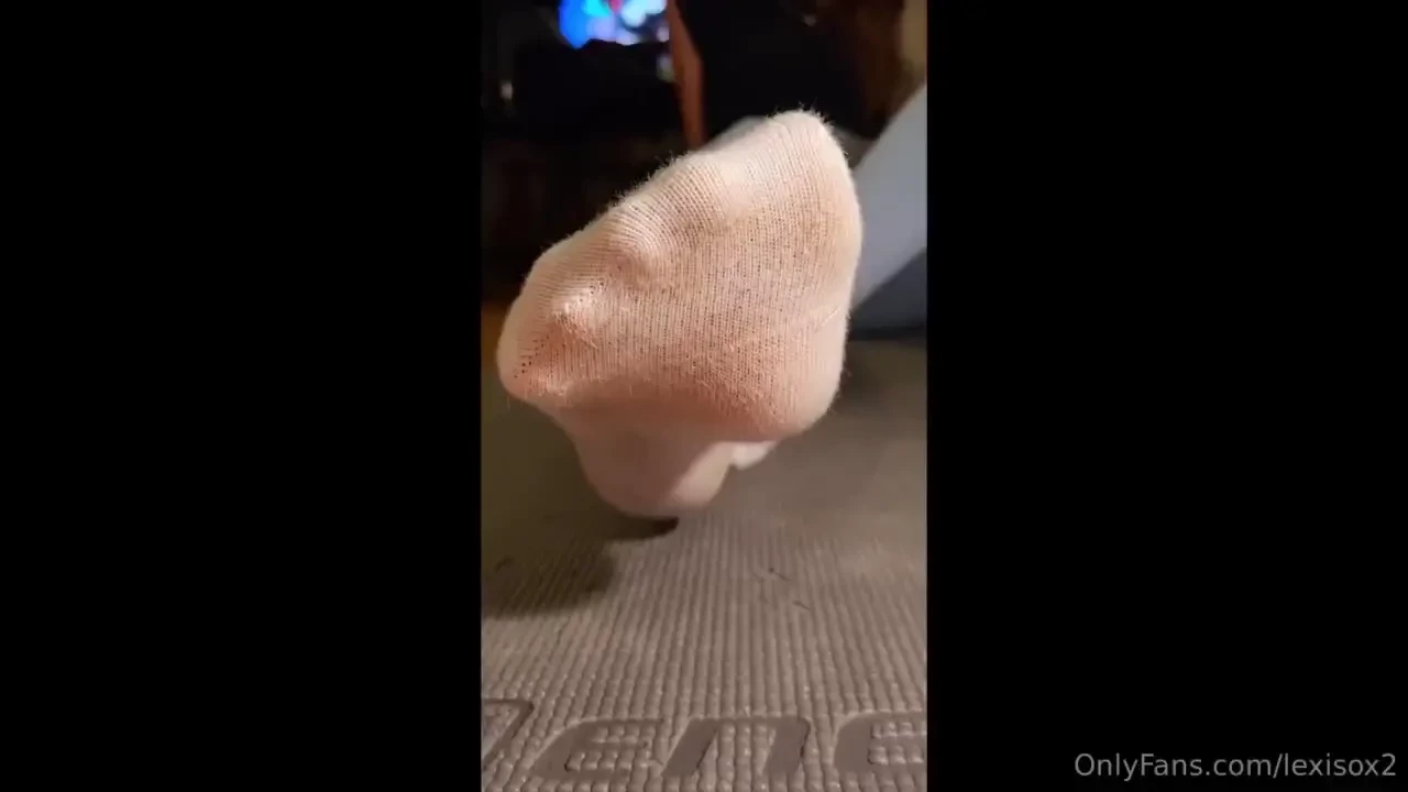 3 videos 5 50min in total 36 pics of me in sweaty white nike ankle part 2 