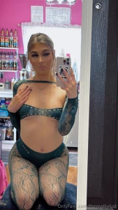 Green looks so good on me part 4