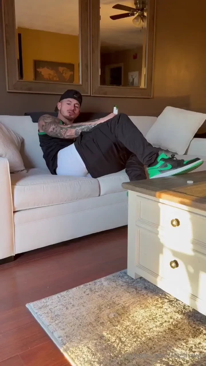 Video 9 34 daddy in celtics jersey with pant sagging drinking beers 