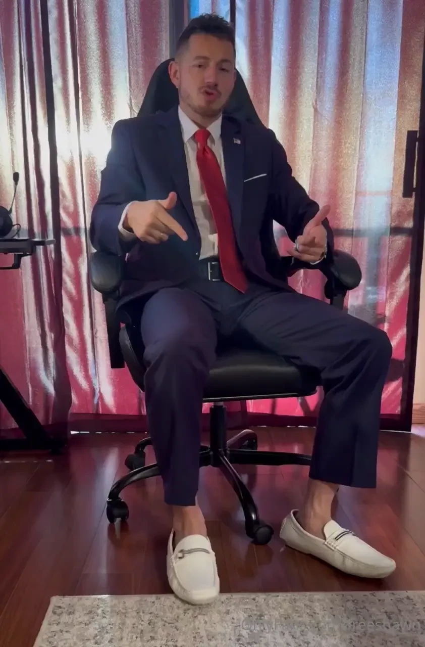 Video 1 08 free daddy is loooking spiffy in today s suit with no socks 