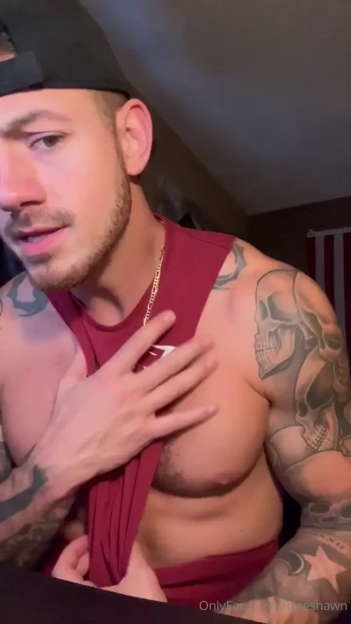 Video 8 40 smoke with daddy worship his muscles and sniff his smelly 