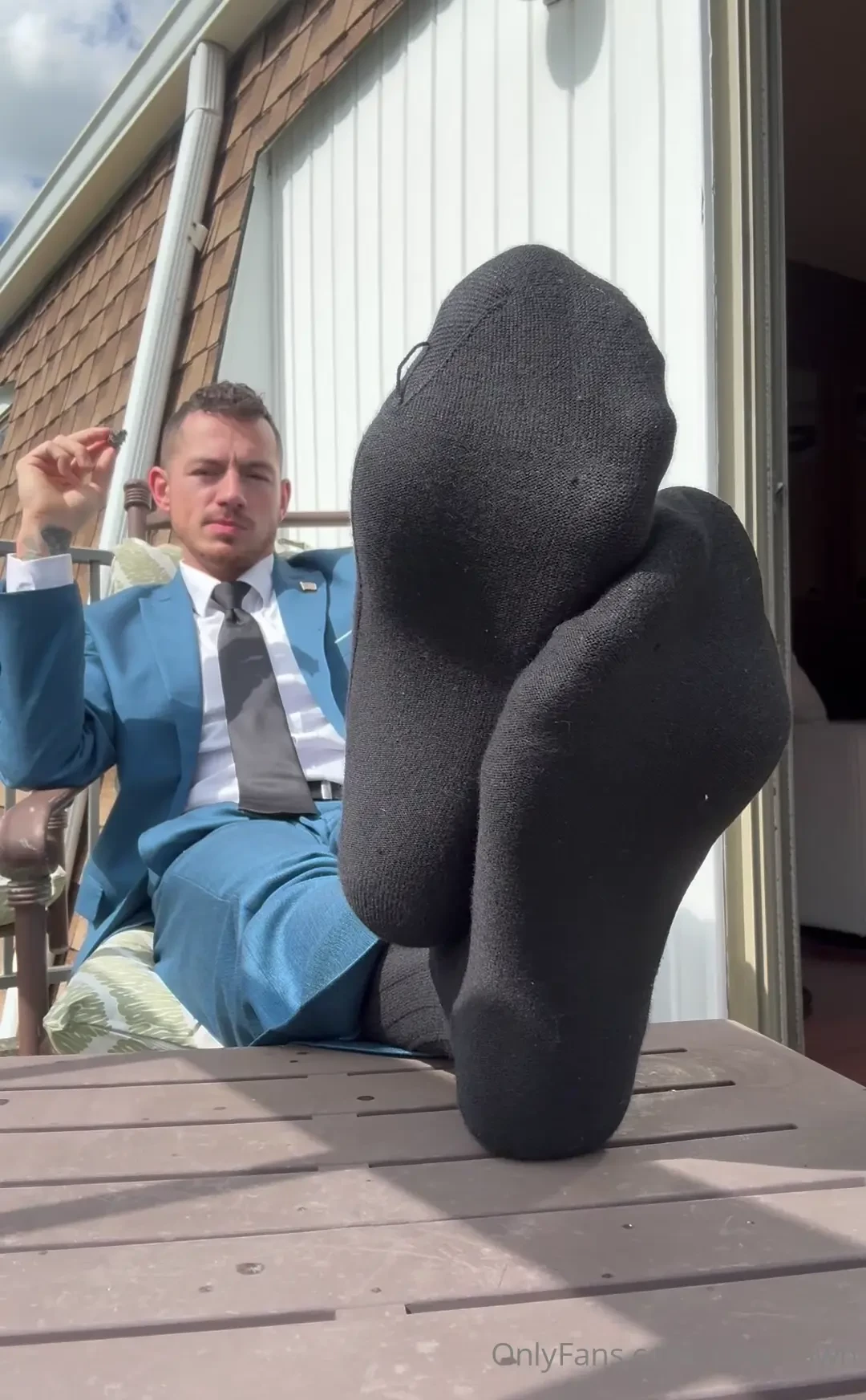 Video 10 11 dr shawn is outside smoking a cigar he s very unhappy you 