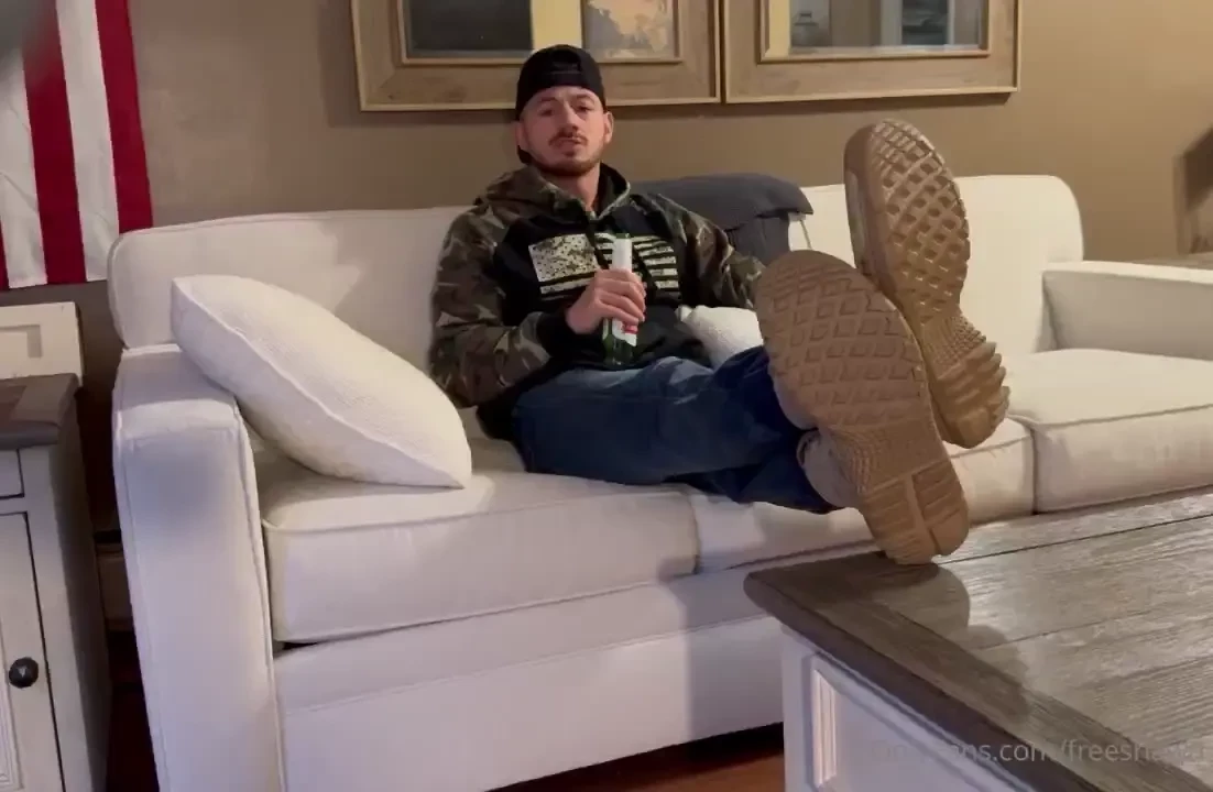 Video 11 05 landscape view daddy laid back on the couch having a few 