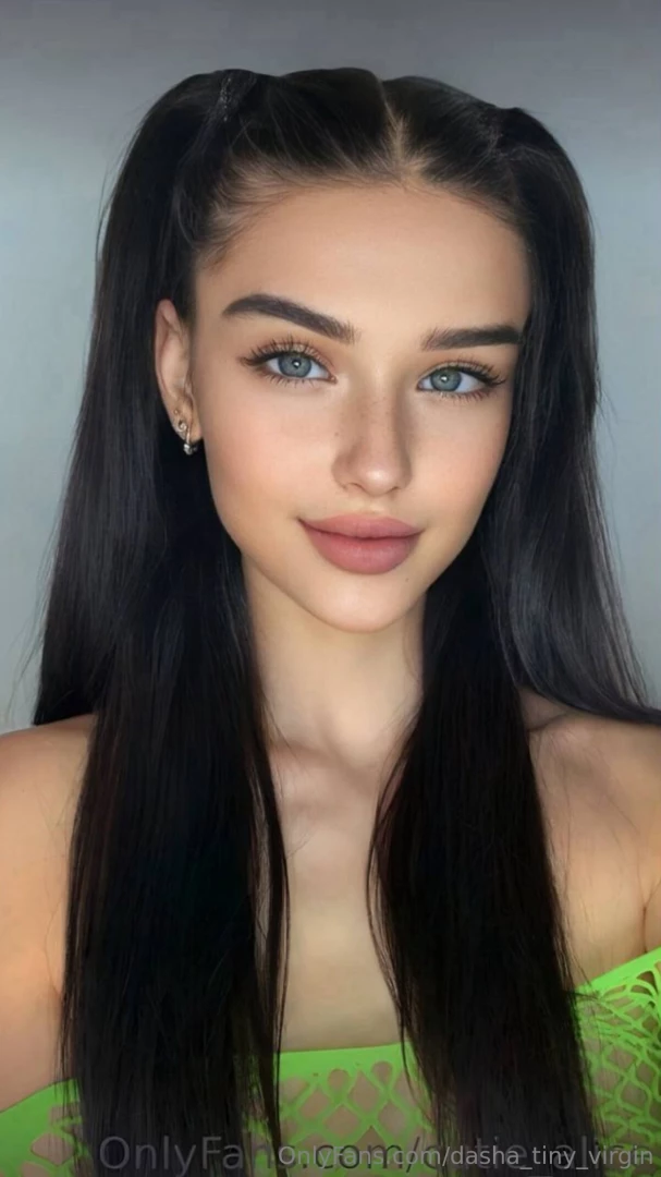 Sexy bae cutie_alice is crazy nymphomaniac she loves to play with two part 21 