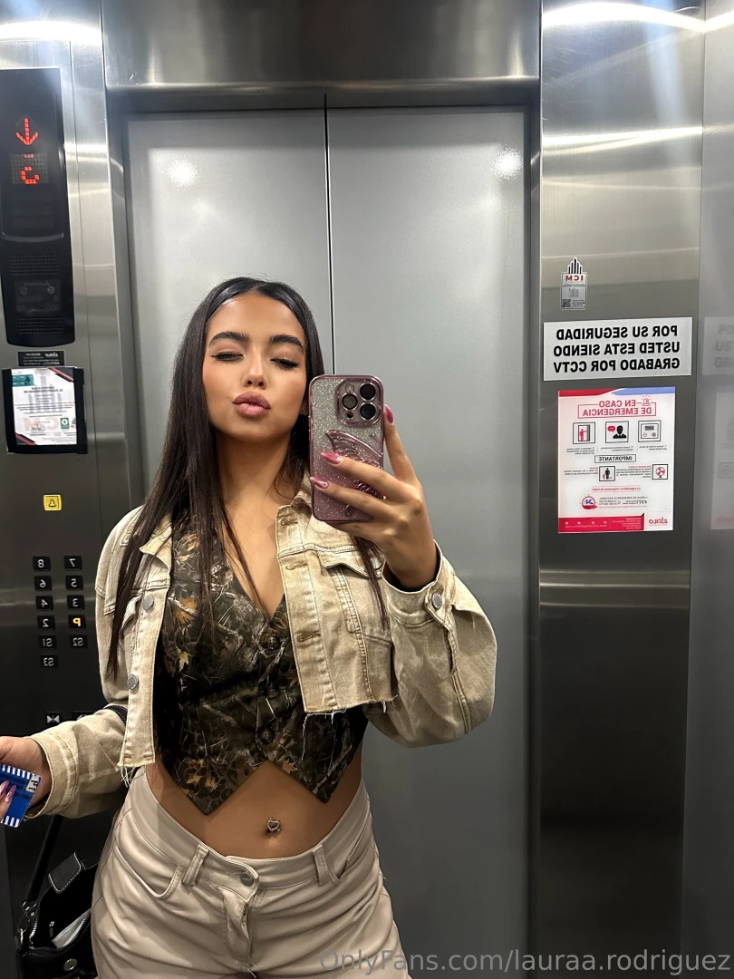 Crop top soft lips and zero self-control 