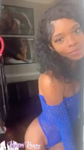 Omg aurora swallowed my nut outsideee this morning laawdddd the lips