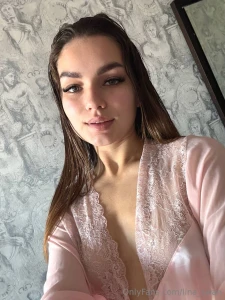 Home selfies i want to spend this weekend at home under a warm blanket