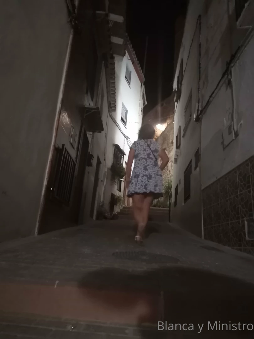 Me sigues you follow me 