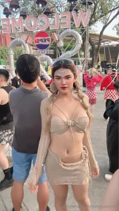 Se mi incontri a una festa e non mi dai una toccatina non sei un vero