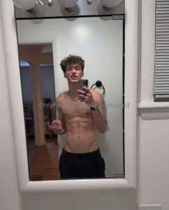 Who wanna get stuffed for thanksgiving have some treat waitin at