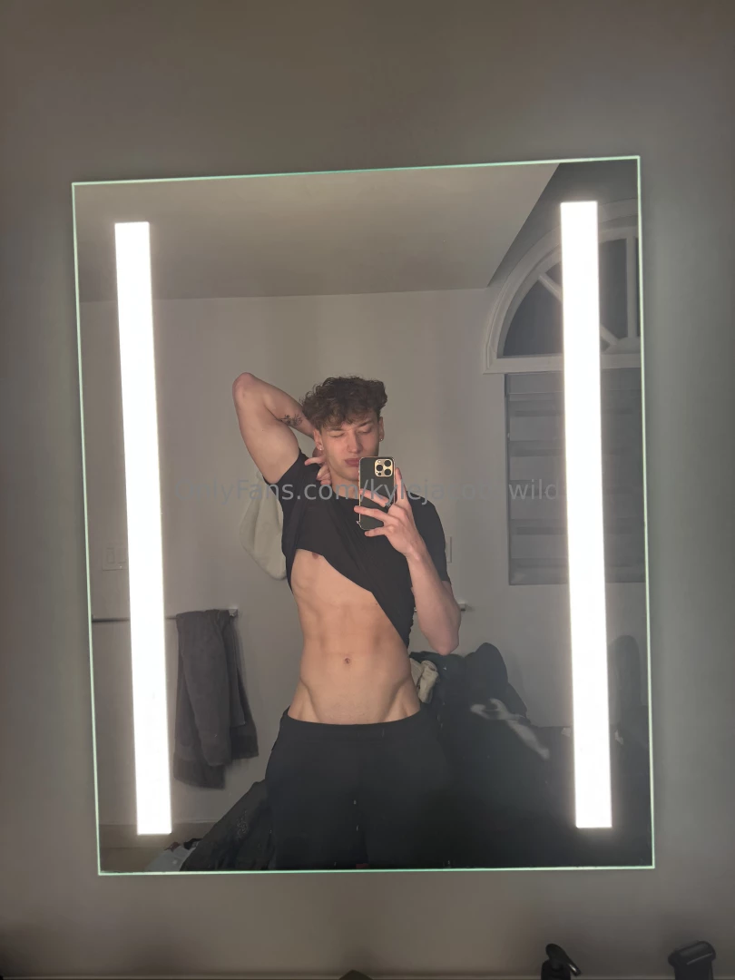 Who wanna be my thanksgiving date 