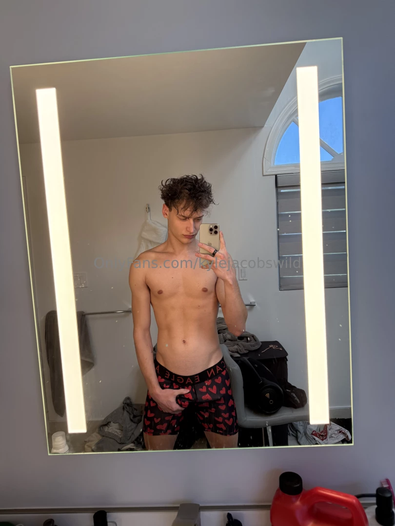 Who s still up check dms 