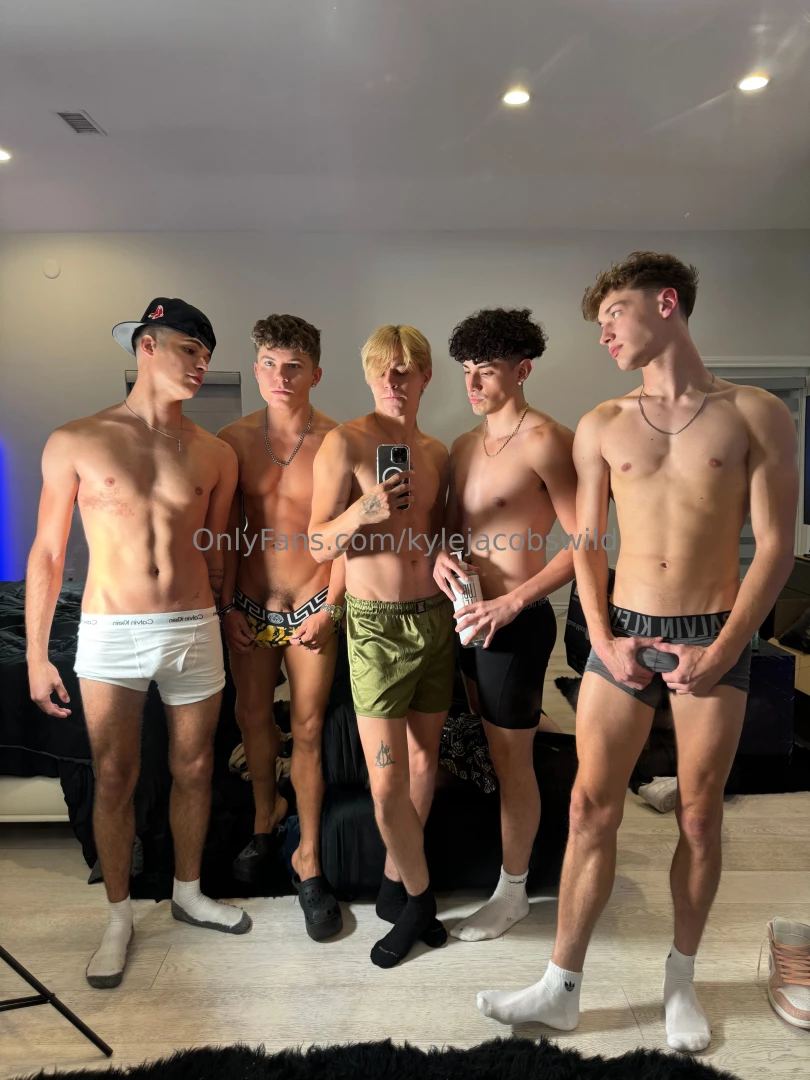 Like if you want this collab to happen sub to my vip page where i take 