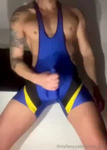 Thrusting and dripping cum for 4 minutes in my favorite singlet part 1