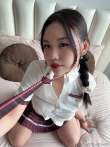 This tie s got me trapped wanna help