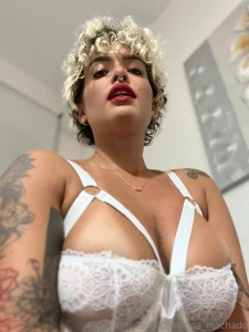 Bet you can t resist coming a little closer