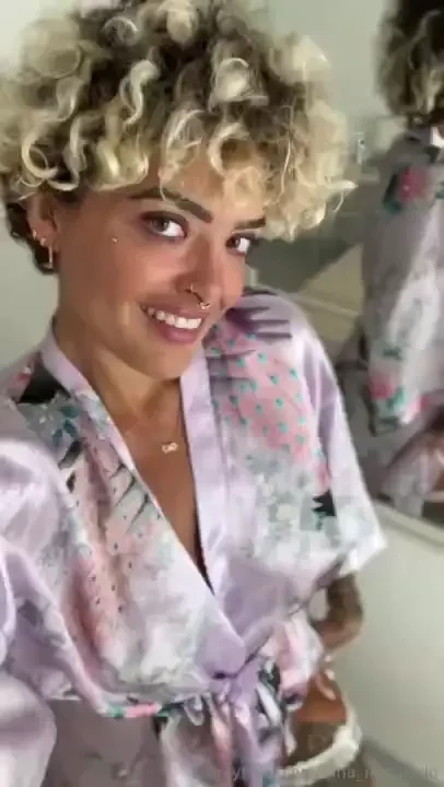 Tempting you from afar but i d rather you be right here 