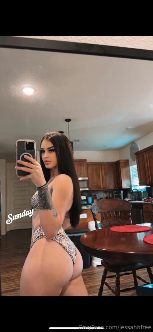 This is my good friend chelseaskye22 go show her page some love its 