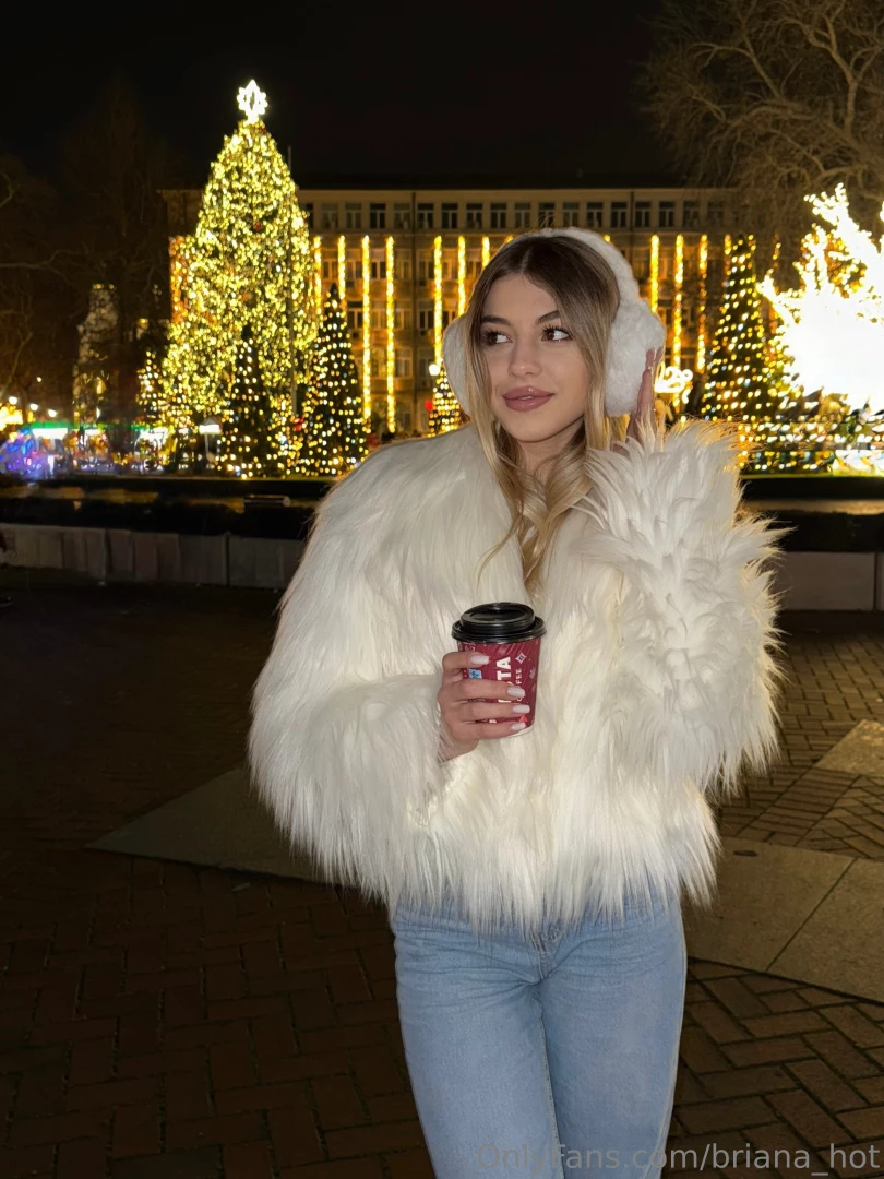 I adore this cozy winter vibe just wandering around and enjoying a cup part 2 