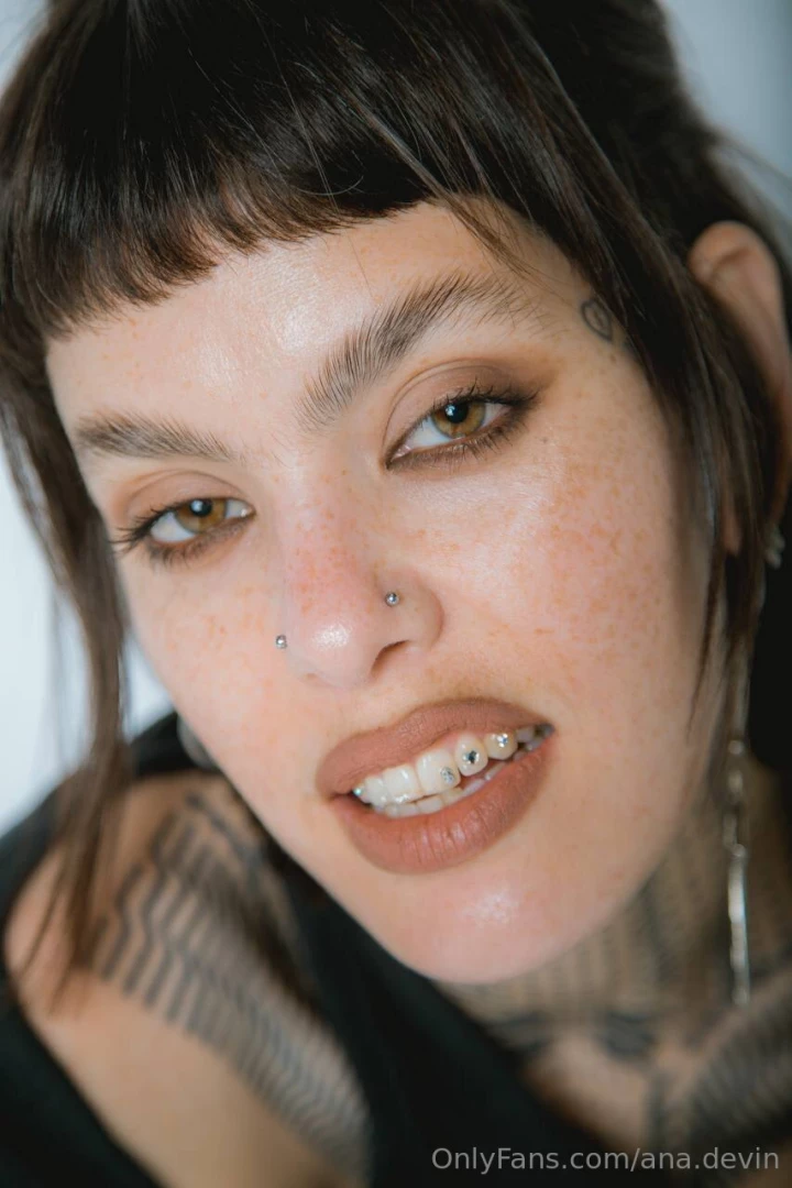 Ana-devin 