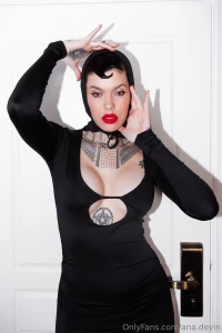 The idea for this shoot was completely thought out by me want to see