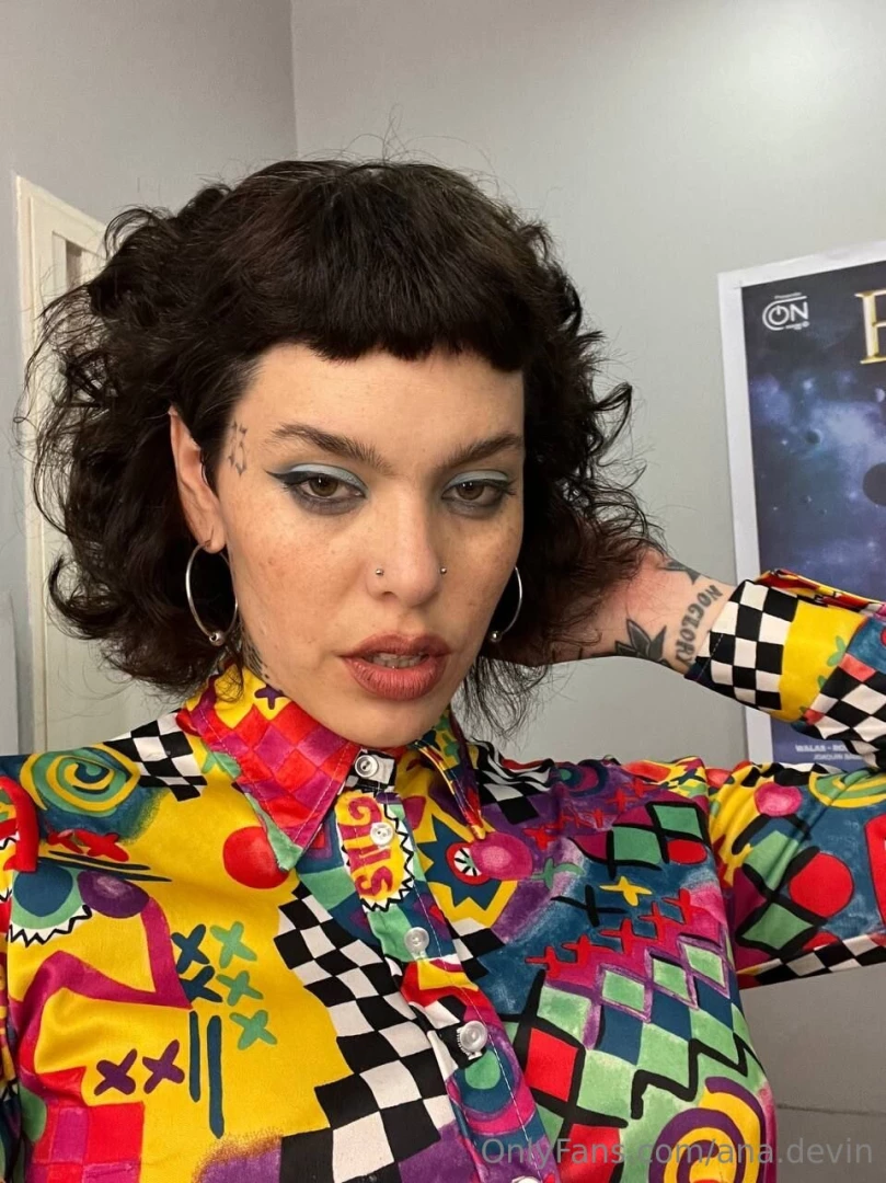 I m trying on a few new looks today care to join me on this adventure 