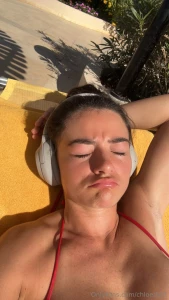 J aime bien trop le soleil bronzer quasiment nue