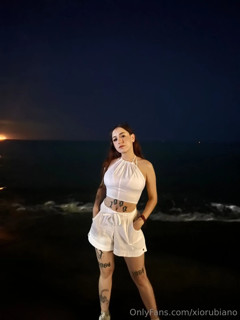 Would you dare to walk with me under this starry sky 