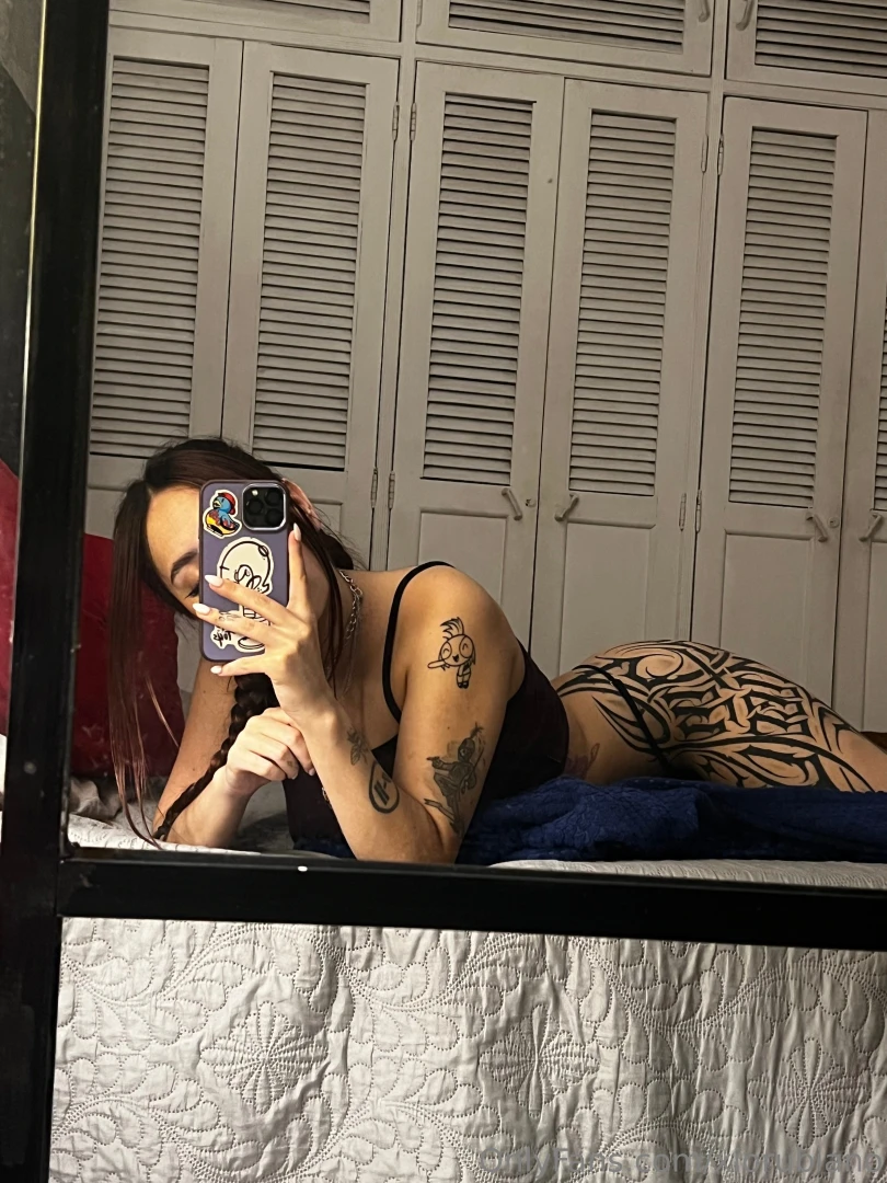 Lazy sunday s are made to be in bed in your underwear 