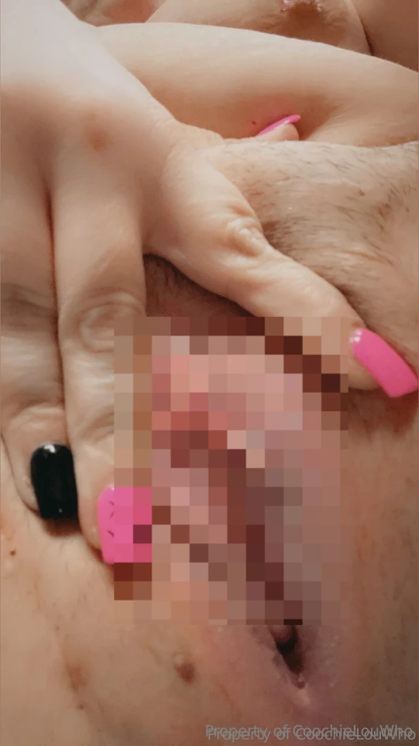 Rub this lil pussy with your tongue baby 