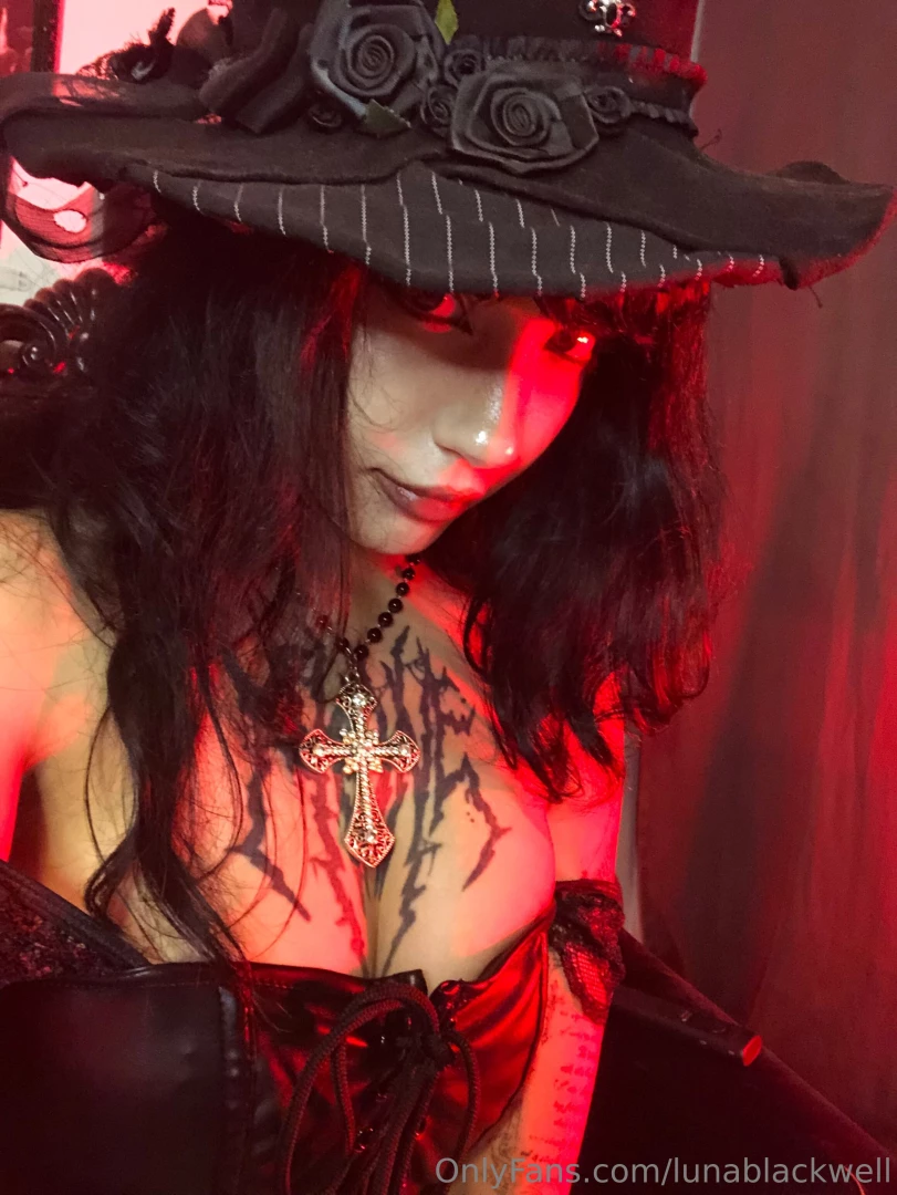 Just wrapped up a steamy shoot and can t wait to share it with you 